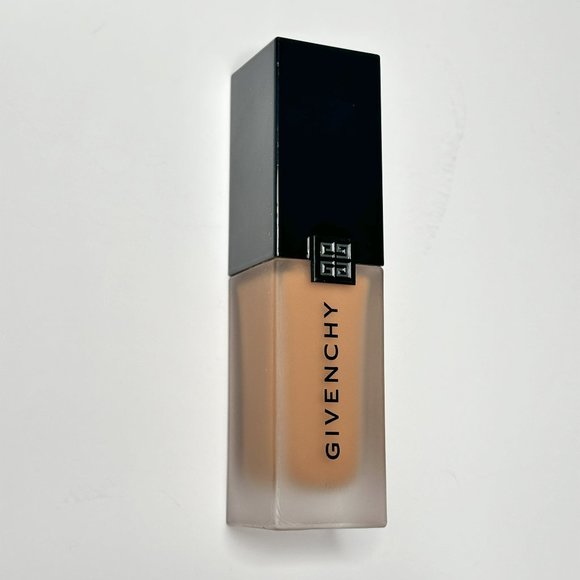Givenchy Prisme Libre Skin-Caring Matte Foundation N° # 4-W307 - Picture 1 of 5